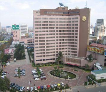 Hotel Golden Dragon Kunming Exterior foto