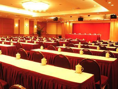 Hotel Golden Dragon Kunming Exterior foto